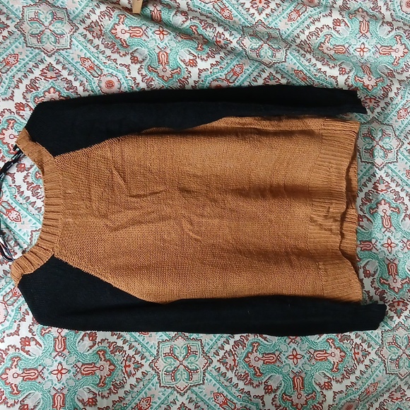 Forever 21 Button Up V-Neck Sweater Cardigan, Size M - Picture 11 of 12